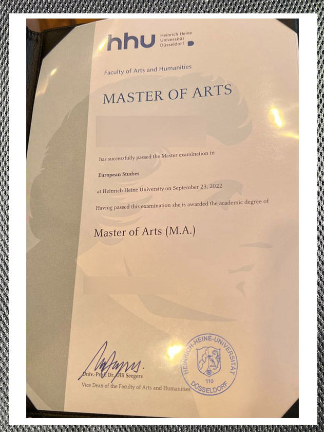 Latest sample display of the diploma certificate from Heinrich Heine University in Düsseldorf